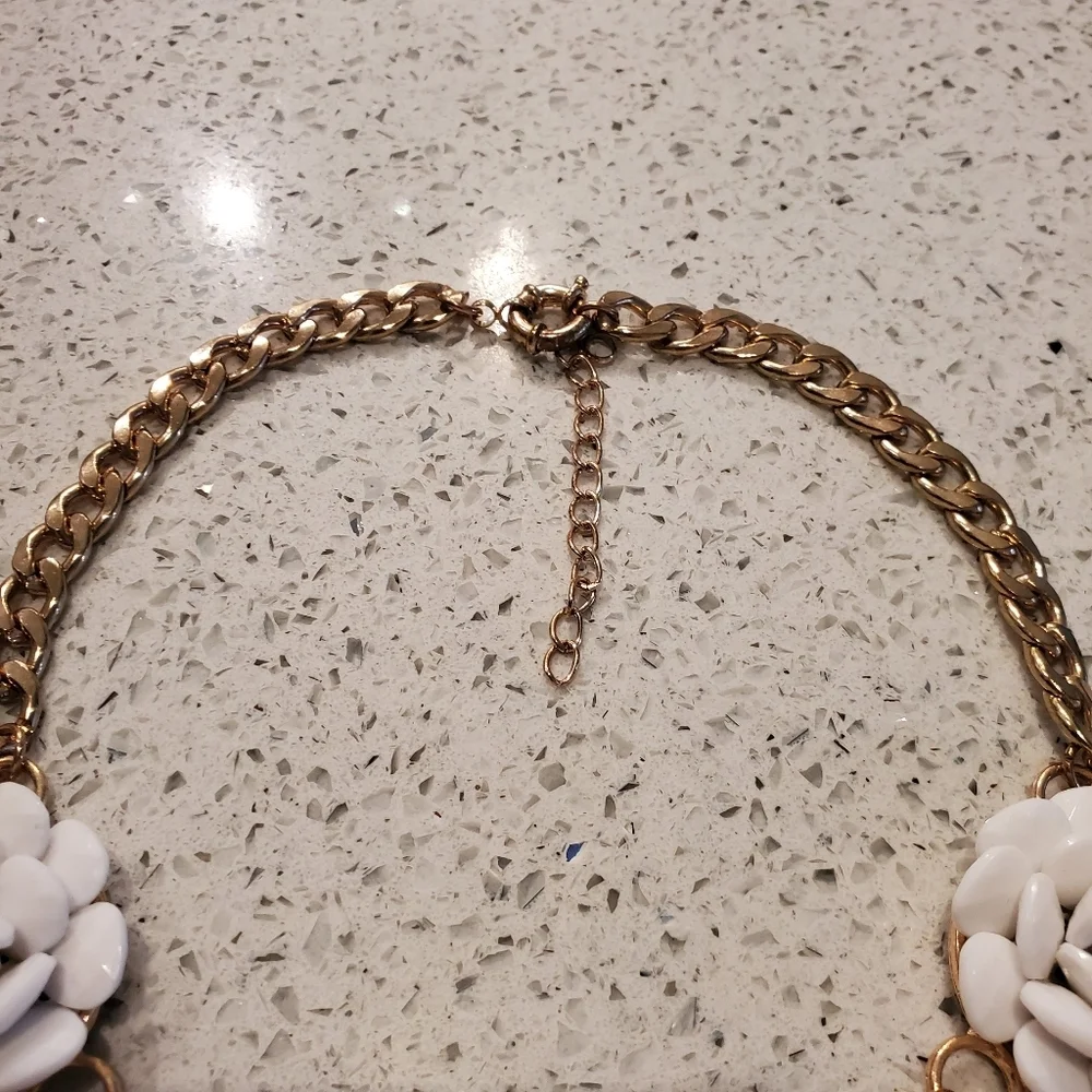 White Floral Bib Necklace Statement Rhinestones Botanical Preppy Gold Chain Link